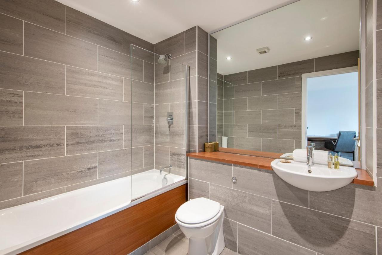 Hq Aparthotel Farnborough Farnborough  Esterno foto