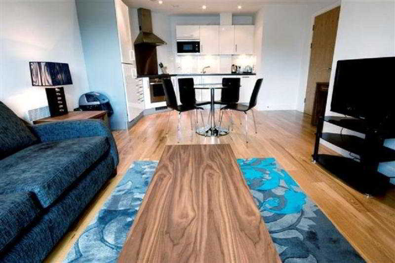 Hq Aparthotel Farnborough Farnborough  Esterno foto