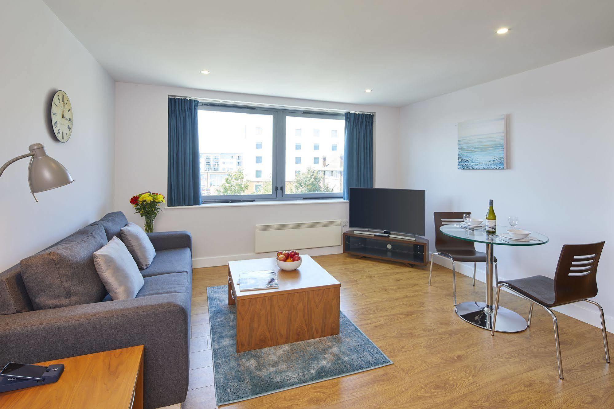 Hq Aparthotel Farnborough Farnborough  Esterno foto